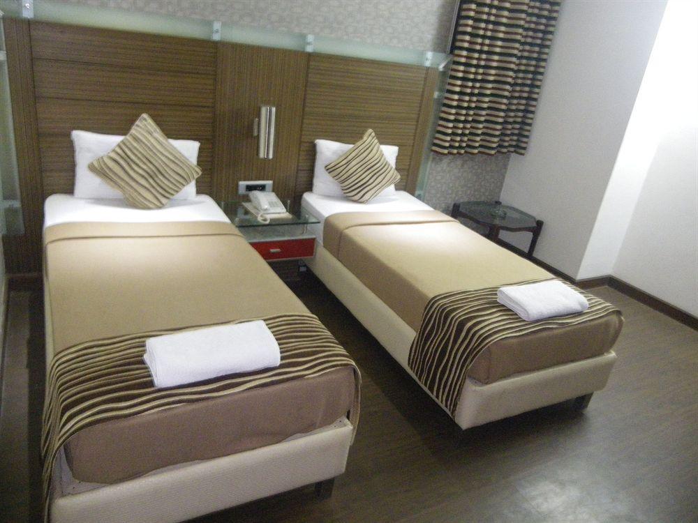 Hotel Metro Continental Delhi  Bagian luar foto