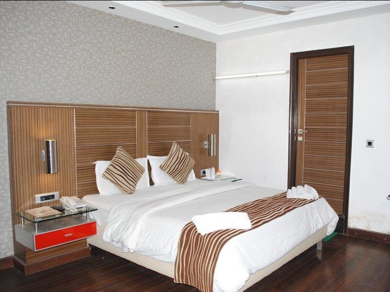 Hotel Metro Continental Delhi  Bagian luar foto