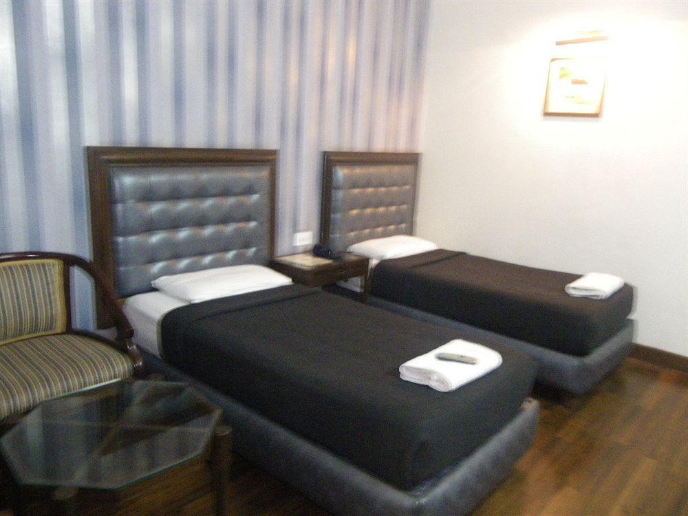 Hotel Metro Continental Delhi  Bagian luar foto